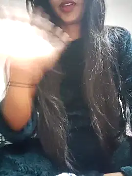 cute radhikaa online show from December 2025 06:36:01 PM