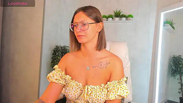 Elina Gravess online show from September 2025 12:10:01 AM