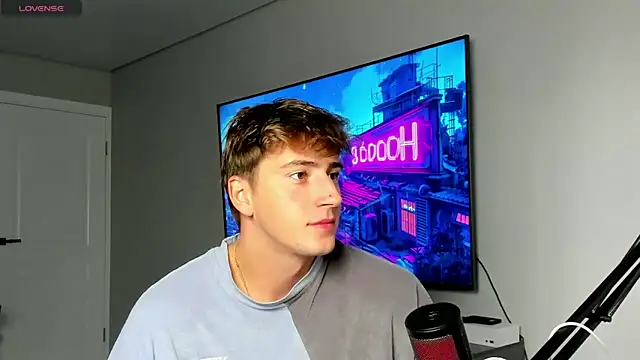 Snapshot of DaniHort chatting on September 2025 08:28:01 AM DaniHort online show from September 2025 08:28:01 AM