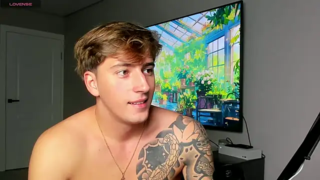 Snapshot of DaniHort chatting on October 2025 10:35:02 AM DaniHort online show from October 2025 10:35:02 AM