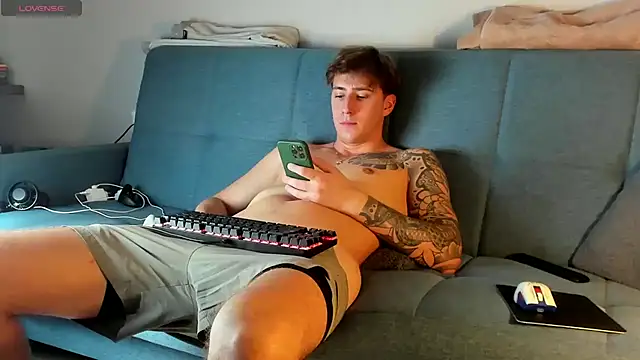 Snapshot of DaniHort chatting on October 2025 11:18:02 AM DaniHort online show from October 2025 11:18:02 AM