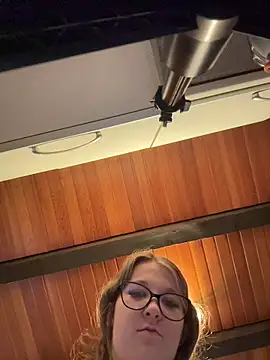 SweetTeenGirl online show from November 2025 02:15:01 PM