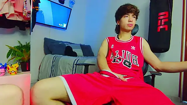 Snapshot of Tonerii chatting on October 2025 12:08:02 AM Tonerii online show from October 2025 12:08:02 AM