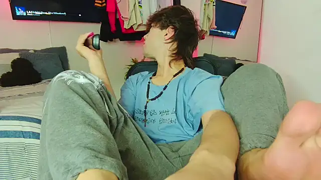 Snapshot of Tonerii chatting on October 2025 06:06:02 PM Tonerii online show from October 2025 06:06:02 PM