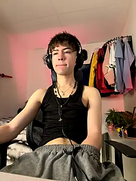 Snapshot of Tonerii chatting on October 2025 12:57:01 AM Tonerii online show from October 2025 12:57:01 AM