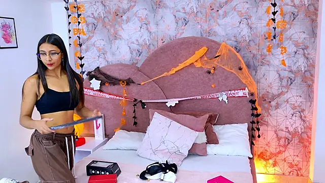 Snapshot of RavenGloomy chatting on October 2025 07:43:01 PM RavenGloomy online show from October 2025 07:43:01 PM