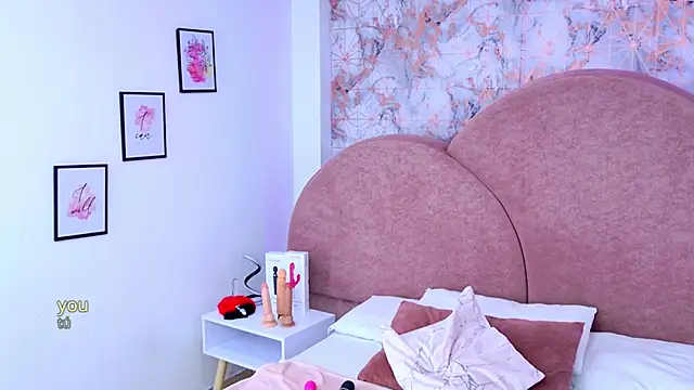 Snapshot of RavenGloomy chatting on November 2025 07:35:01 PM RavenGloomy online show from November 2025 07:35:01 PM