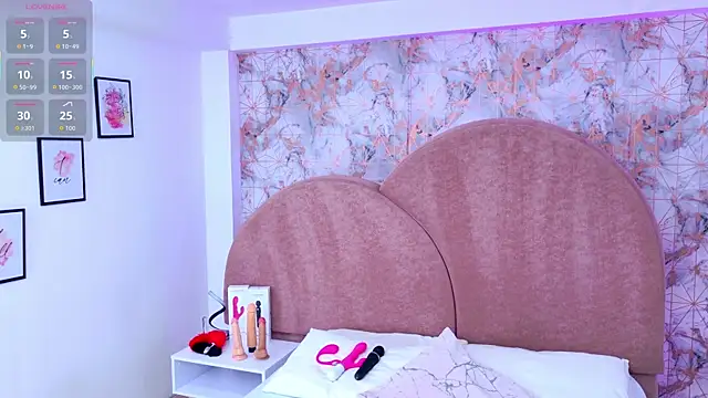 Snapshot of RavenGloomy chatting on November 2025 07:41:02 PM RavenGloomy online show from November 2025 07:41:02 PM