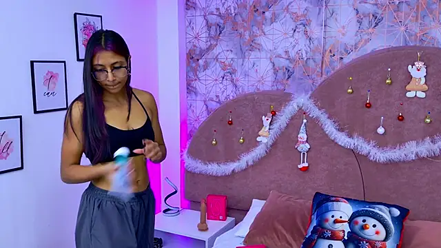 Snapshot of RavenGloomy chatting on December 2025 07:51:02 PM RavenGloomy online show from December 2025 07:51:02 PM