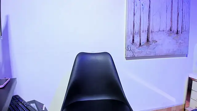 Snapshot of DanniaKross chatting on October 2025 08:42:01 PM DanniaKross online show from October 2025 08:42:01 PM