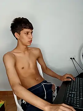 Snapshot of Allnei chatting on November 2025 06:18:02 PM Allnei online show from November 2025 06:18:02 PM