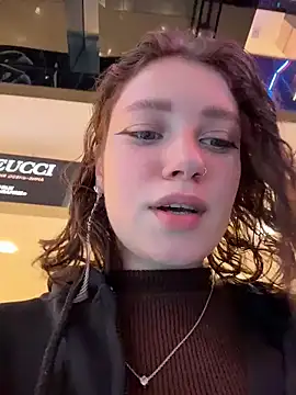 lucy-joy online show from December 2025 10:33:01 AM