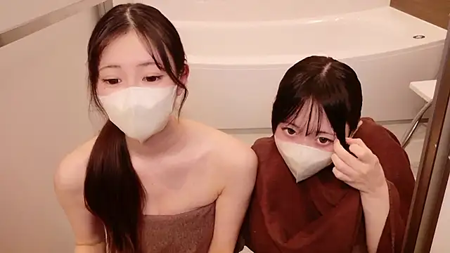 Snapshot of MOEMOE-Q chatting on November 2025 07:35:02 PM MOEMOE-Q online show from November 2025 07:35:02 PM