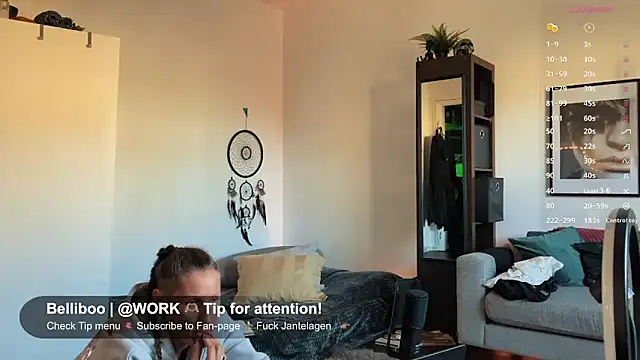 Snapshot of SwingWingWomanSweden chatting on December 2025 10:09:01 AM SwingWingWomanSweden online show from December 2025 10:09:01 AM