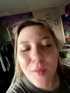 Snapshot of Kemeli008 chatting on September 2025 03:06:01 PM Kemeli008 online show from September 2025 03:06:01 PM