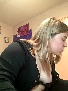 Snapshot of Kemeli008 chatting on October 2025 03:00:01 PM Kemeli008 online show from October 2025 03:00:01 PM