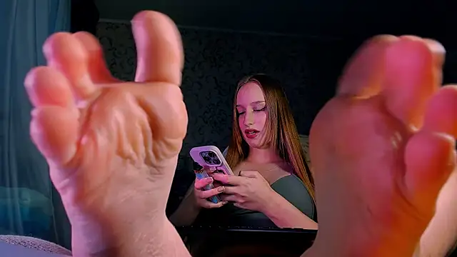 Snapshot of DarcySiren chatting on October 2025 07:52:02 AM DarcySiren online show from October 2025 07:52:02 AM