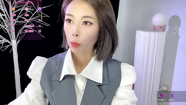 xiaoyue8888 online show from October 2025 01:58:02 AM