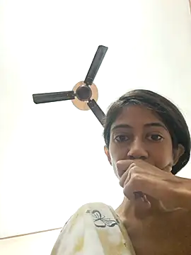 Snapshot of babe_jasmine chatting on November 2025 04:00:01 AM babe jasmine online show from November 2025 04:00:01 AM