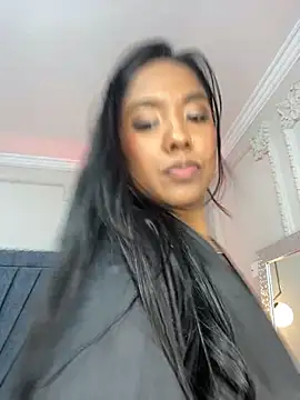 Mia Roset online show from September 2025 01:28:01 AM