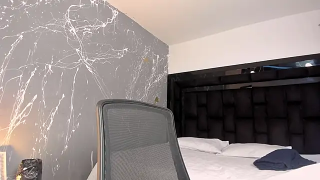 Snapshot of ZoeWestt chatting on October 2025 01:11:02 PM ZoeWestt online show from October 2025 01:11:02 PM