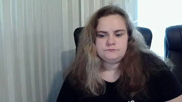 HollyXEva online show from September 2025 08:27:01 AM