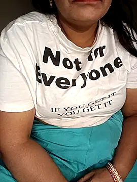 Snapshot of Heart-Kavya chatting on December 2025 03:01:02 AM Heart-Kavya online show from December 2025 03:01:02 AM