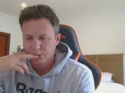 Snapshot of TroyDieselXXX chatting on November 2025 12:00:02 PM TroyDieselXXX online show from November 2025 12:00:02 PM