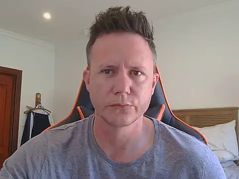 Snapshot of TroyDieselXXX chatting on November 2025 07:19:01 AM TroyDieselXXX online show from November 2025 07:19:01 AM