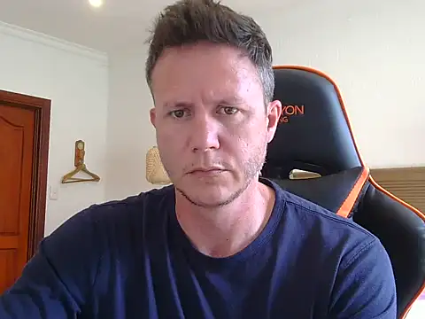 Snapshot of TroyDieselXXX chatting on November 2025 07:31:02 AM TroyDieselXXX online show from November 2025 07:31:02 AM