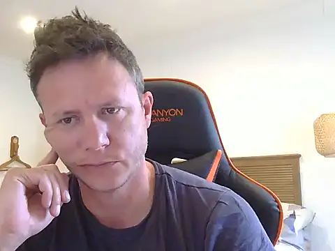 Snapshot of TroyDieselXXX chatting on December 2025 05:39:02 AM TroyDieselXXX online show from December 2025 05:39:02 AM