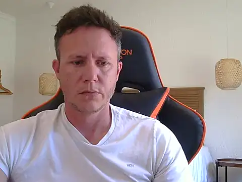 Snapshot of TroyDieselXXX chatting on December 2025 08:23:01 AM TroyDieselXXX online show from December 2025 08:23:01 AM