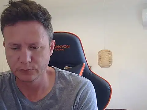 Snapshot of TroyDieselXXX chatting on December 2025 04:51:02 AM TroyDieselXXX online show from December 2025 04:51:02 AM