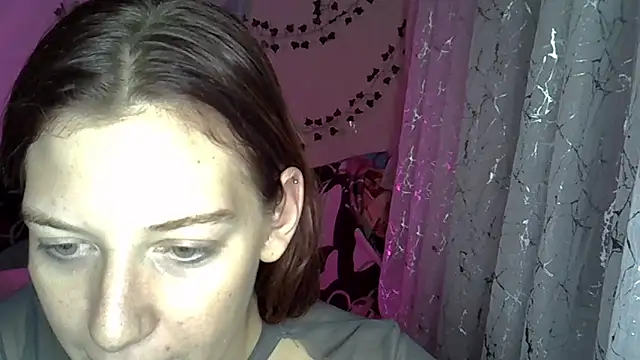 Lily Ember online show from November 2025 06:40:02 PM