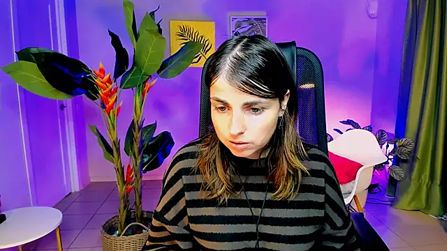 MartaEdams online show from November 2025 06:18:02 AM