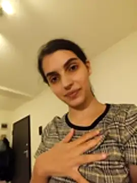 Snapshot of SweetMelodyZ chatting on November 2025 04:23:02 AM SweetMelodyZ online show from November 2025 04:23:02 AM