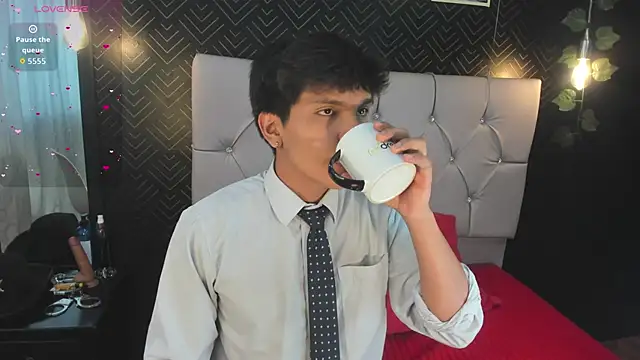 Thiago Kozak online show from November 2025 12:38:02 PM