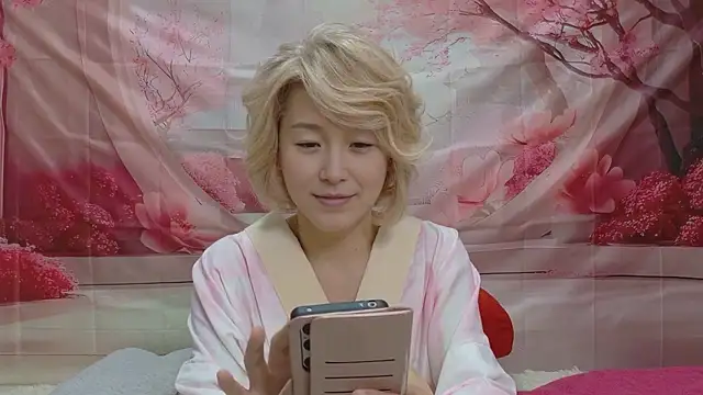 Snapshot of kimagure-fu- chatting on November 2025 05:21:02 AM kimagure-fu- online show from November 2025 05:21:02 AM