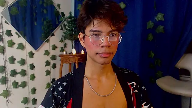 Snapshot of Kaoriimatsuii chatting on November 2025 02:32:02 AM Kaoriimatsuii online show from November 2025 02:32:02 AM