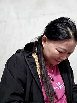 Snapshot of yoowwmr chatting on November 2025 02:00:02 AM yoowwmr online show from November 2025 02:00:02 AM