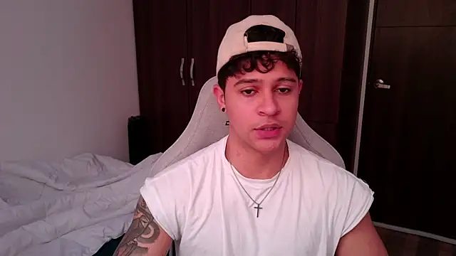 domsantiago  online show from September 2025 03:57:01 PM