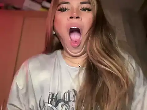 Snapshot of goddessofalltime chatting on December 2025 04:21:01 AM goddessofalltime online show from December 2025 04:21:01 AM