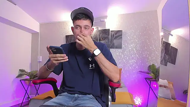 Snapshot of nils_saint chatting on November 2025 02:44:01 AM nils saint online show from November 2025 02:44:01 AM