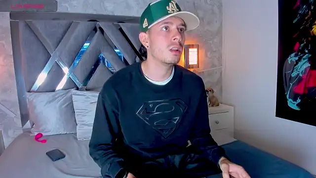 Snapshot of nils_saint chatting on November 2025 04:55:02 AM nils saint online show from November 2025 04:55:02 AM