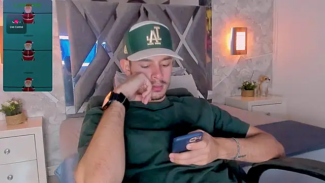 Snapshot of nils_saint chatting on November 2025 11:15:01 PM nils saint online show from November 2025 11:15:01 PM