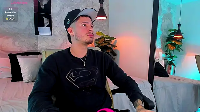 Snapshot of nils_saint chatting on December 2025 02:16:02 AM nils saint online show from December 2025 02:16:02 AM