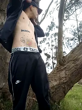 Thomasjons  online show from November 2025 02:40:02 PM