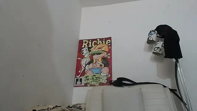 Thomasjons  online show from December 2025 05:40:02 PM