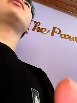 Snapshot of AlexanderCollman chatting on November 2025 12:04:01 PM AlexanderCollman online show from November 2025 12:04:01 PM