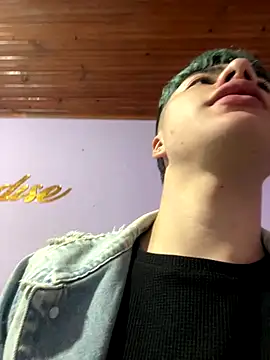 Snapshot of AlexanderCollman chatting on November 2025 04:44:02 AM AlexanderCollman online show from November 2025 04:44:02 AM